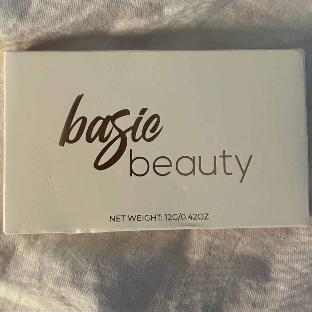 Basic Beauty Bronzy AF Bronzer Palette